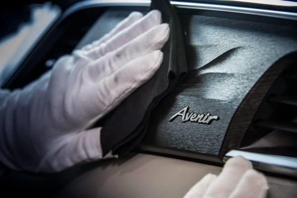 車標像屌絲車，沒想到比寶馬貴，坐上感覺值100萬