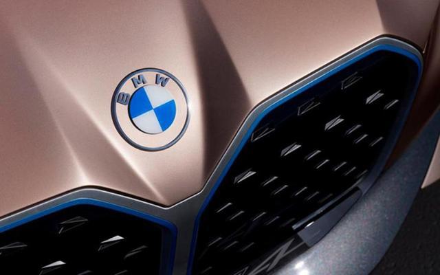 就在前天！寶馬發布全新&ldquo;藍天白云&rdquo;車標，網友：美或丑不好說