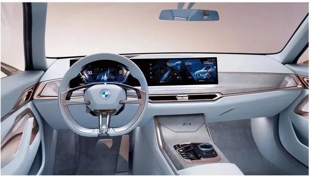 就在前天！寶馬發布全新&ldquo;藍天白云&rdquo;車標，網友：美或丑不好說