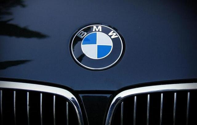 就在前天！寶馬發布全新&ldquo;藍天白云&rdquo;車標，網友：美或丑不好說