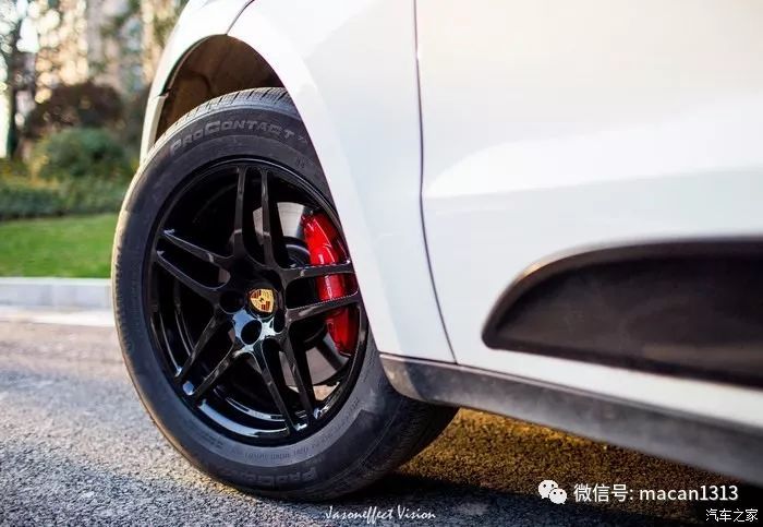 小哥花了一輛macan的錢來改裝新提的車，尤其那個輪轂。。。。。