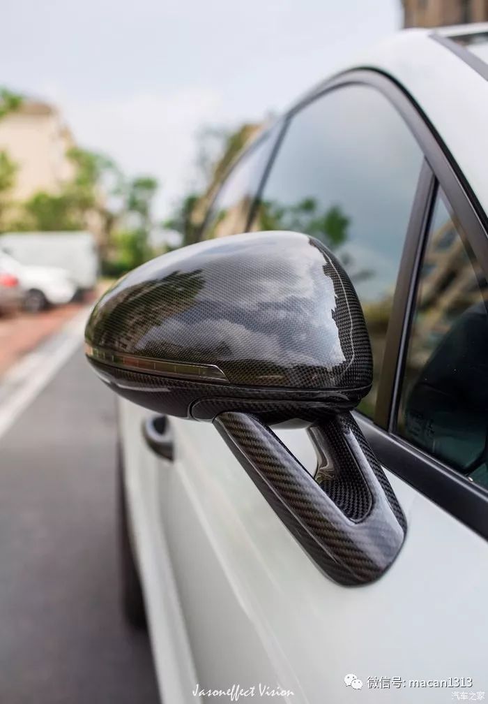 小哥花了一輛macan的錢來改裝新提的車，尤其那個輪轂。。。。。