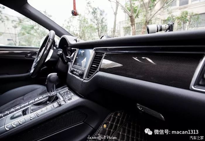 小哥花了一輛macan的錢來改裝新提的車，尤其那個輪轂。。。。。