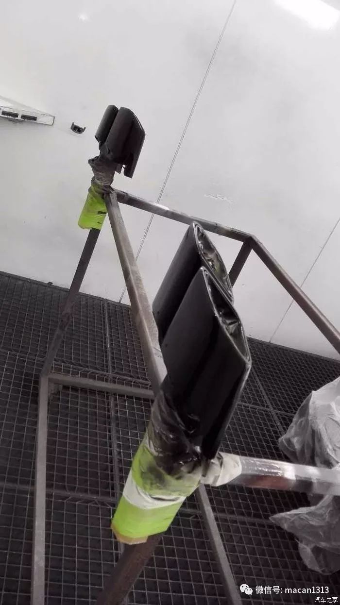 小哥花了一輛macan的錢來改裝新提的車，尤其那個輪轂。。。。。