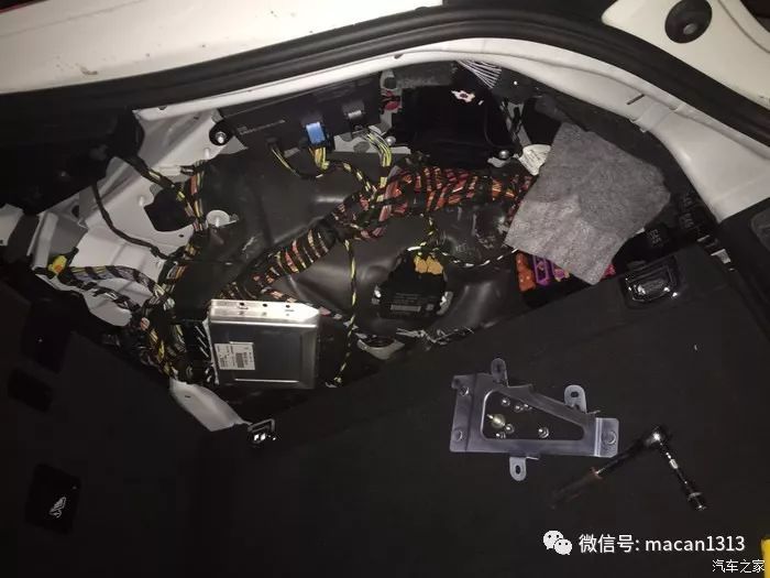 小哥花了一輛macan的錢來改裝新提的車，尤其那個輪轂。。。。。