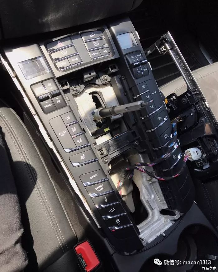 小哥花了一輛macan的錢來改裝新提的車，尤其那個輪轂。。。。。