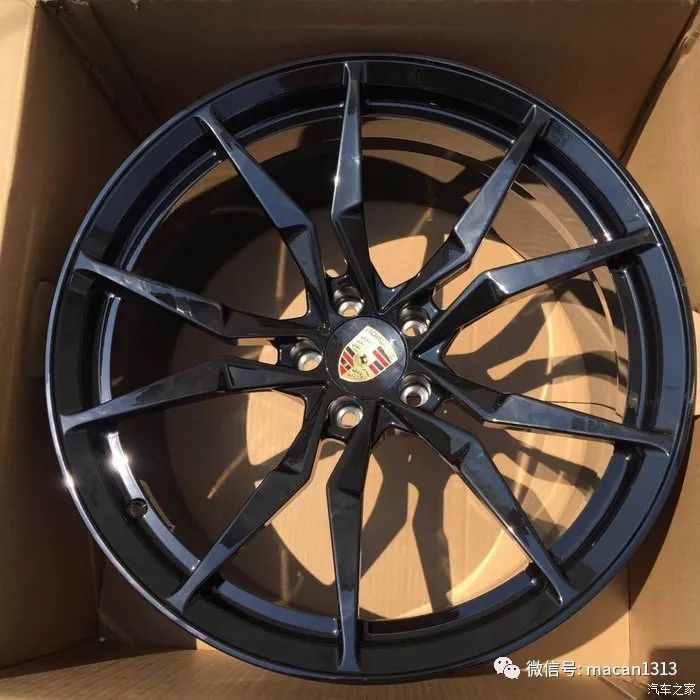 小哥花了一輛macan的錢來改裝新提的車，尤其那個輪轂。。。。。