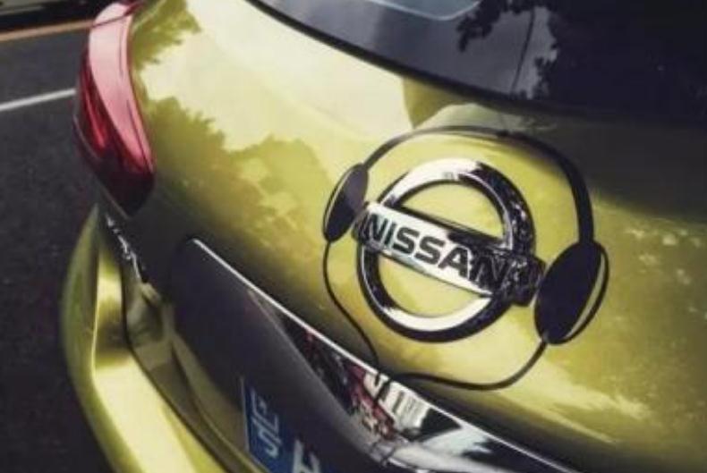 這些腦洞大開的車主，車標都能玩出花樣，關鍵毫無違和感