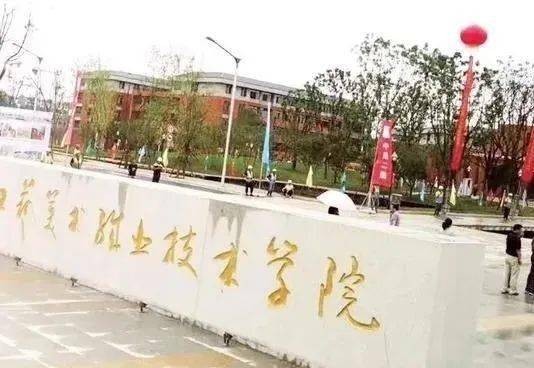 比亞迪發布&ldquo;篆書&rdquo;車標，這是漢字？