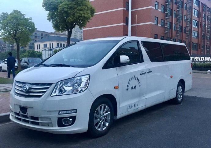 國產較牛MPV，C本都不能開，可一看車標所有男人都笑了