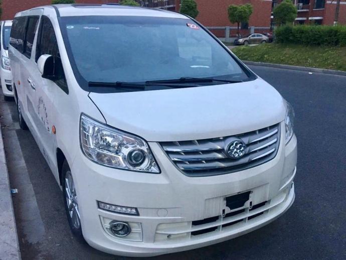 國產較牛MPV，C本都不能開，可一看車標所有男人都笑了