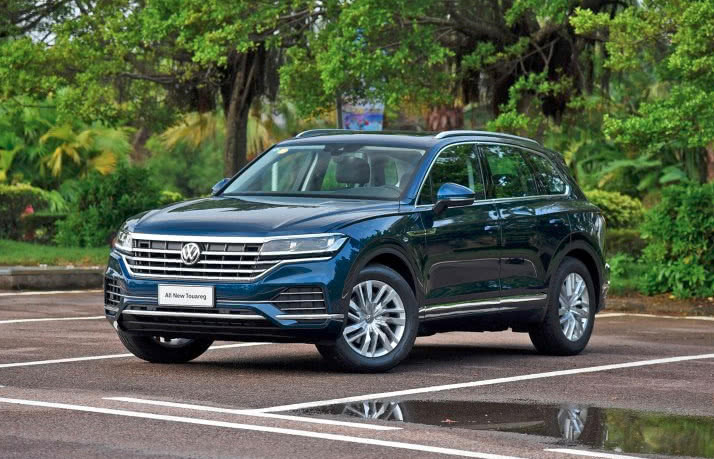 和奧迪Q8保時捷卡宴一個媽，因為一個車標卻便宜40萬，超值