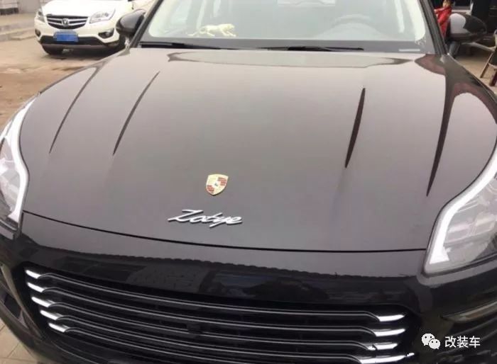 把眾泰改成保時捷，不僅車標字母貼錯了還被拘留15天！