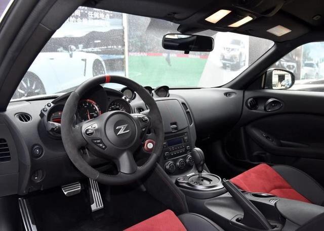 公認(rèn)的小號(hào)GTR！外形帥到?jīng)]朋友，累銷超175萬(wàn)臺(tái)，車標(biāo)有點(diǎn)像眾泰