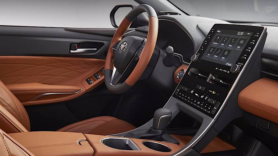 買車知乎 | 17萬元的差價只有車標不同？亞洲龍和ES該怎么選？