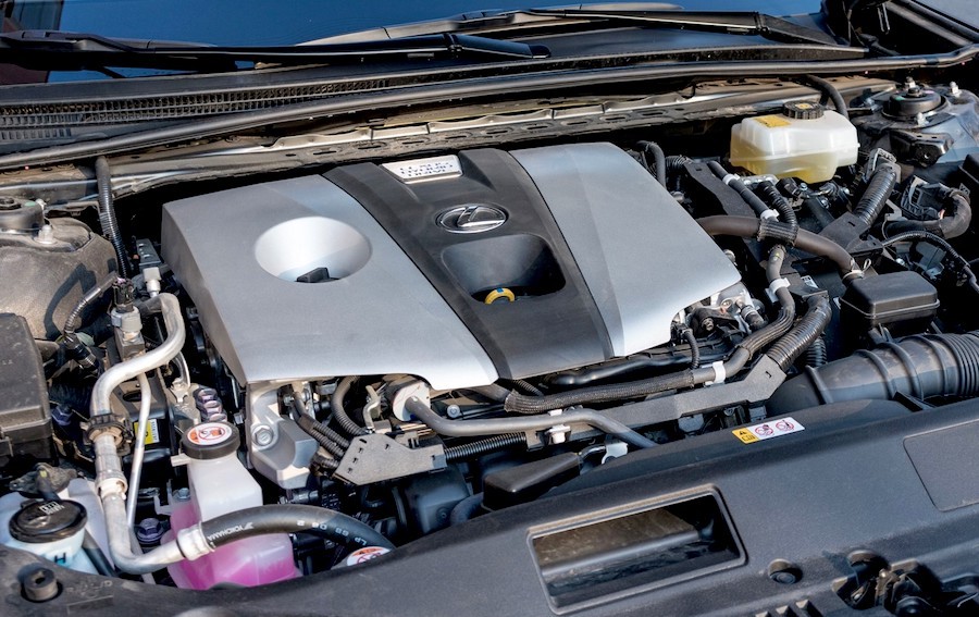 買車知乎 | 17萬元的差價只有車標不同？亞洲龍和ES該怎么選？