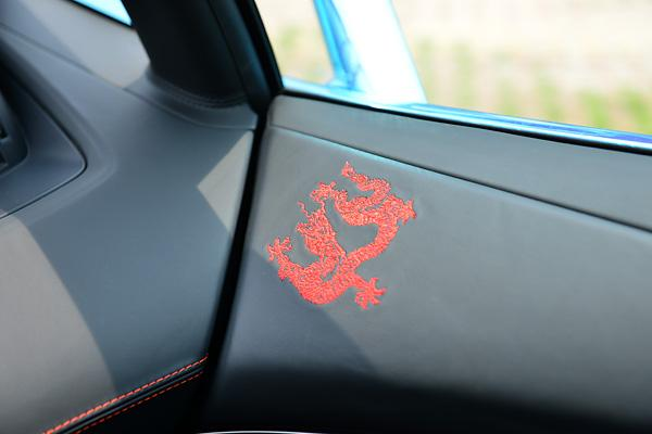 蘭博基尼龍年限量版，全球僅10臺，連車標都換了！