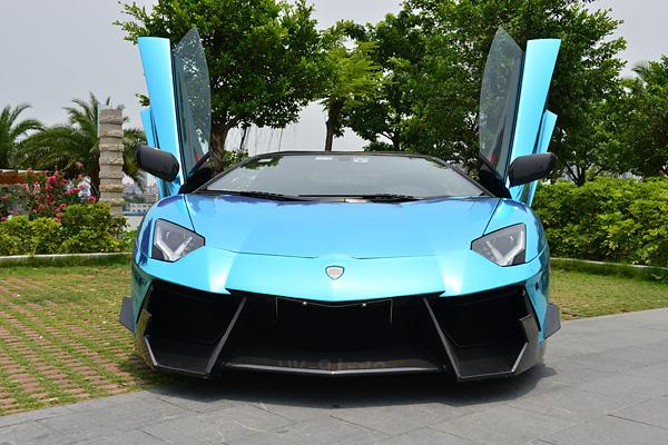 蘭博基尼龍年限量版，全球僅10臺，連車標都換了！