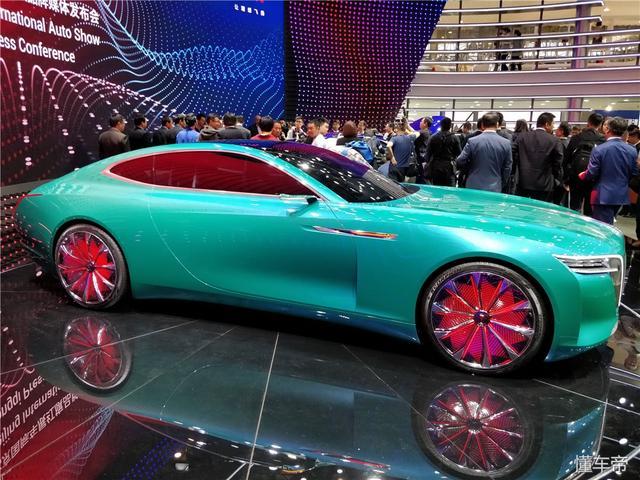 全球首發的紅旗超跑！光車標就能值1000萬，勞斯萊斯都被打臉