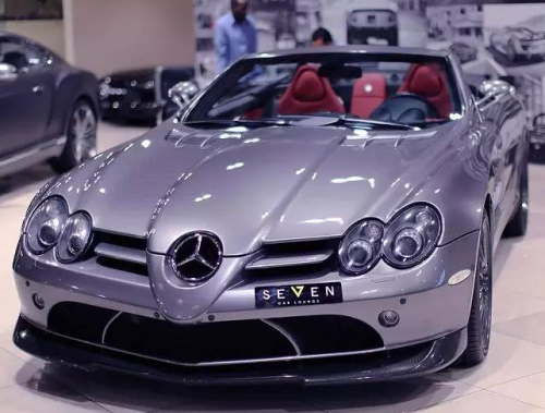 奔馳超跑卻有邁凱倫的車標，全球發行150輛，國內僅有2部