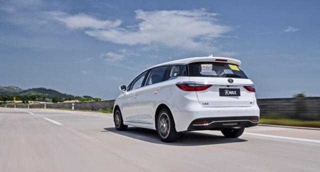 Build Your Dreams 成真，換掉車標，采用新造型，終于要騰飛了