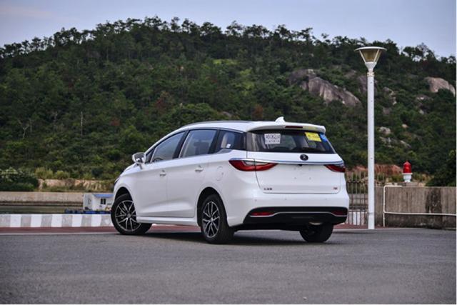 Build Your Dreams 成真，換掉車標，采用新造型，終于要騰飛了