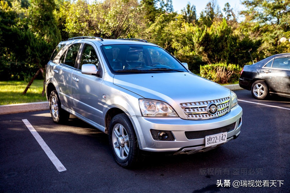 朝鮮數(shù)款&ldquo;和平&rdquo;牌小汽車，大都有中國(guó)汽車影子，車標(biāo)獨(dú)特寓意深