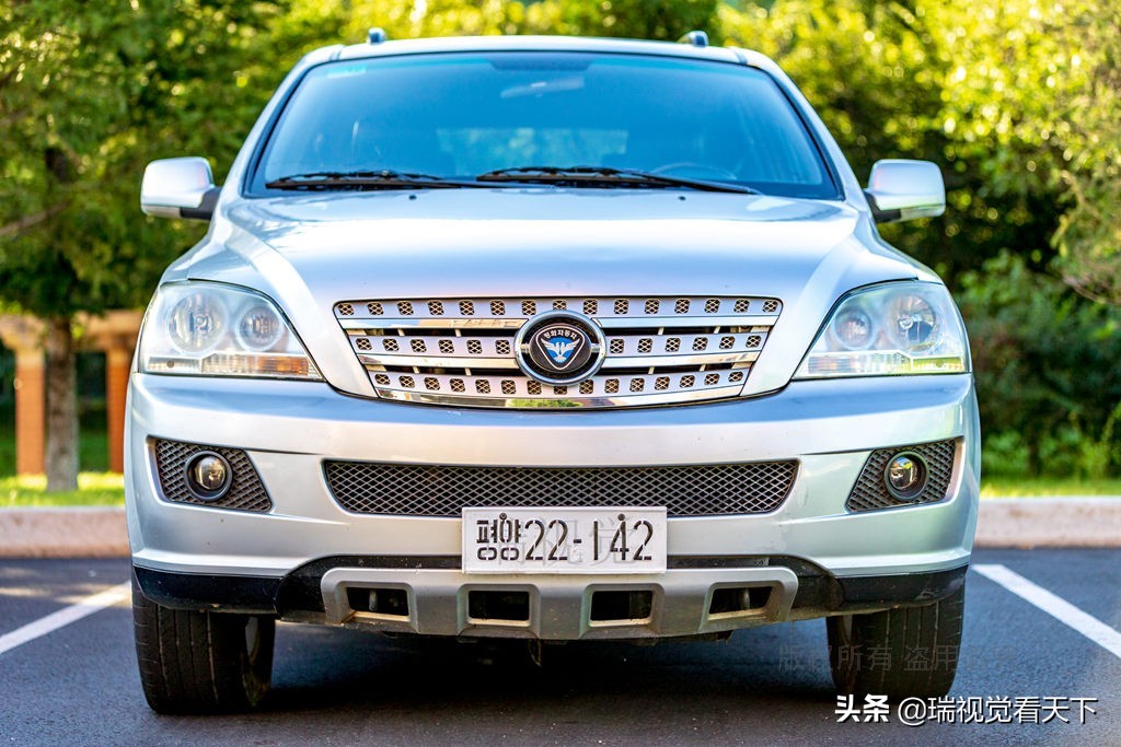 朝鮮數(shù)款&ldquo;和平&rdquo;牌小汽車，大都有中國(guó)汽車影子，車標(biāo)獨(dú)特寓意深