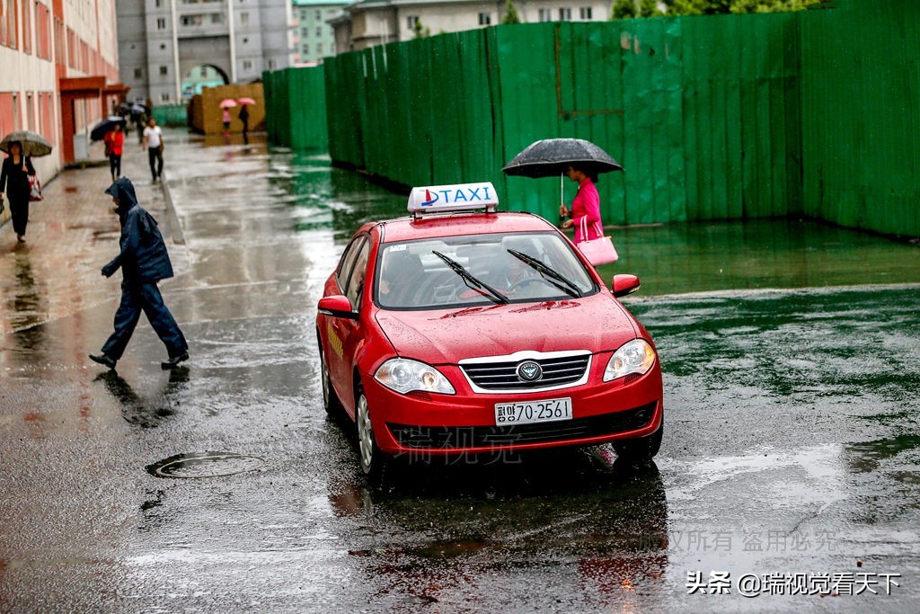 朝鮮數(shù)款&ldquo;和平&rdquo;牌小汽車，大都有中國(guó)汽車影子，車標(biāo)獨(dú)特寓意深
