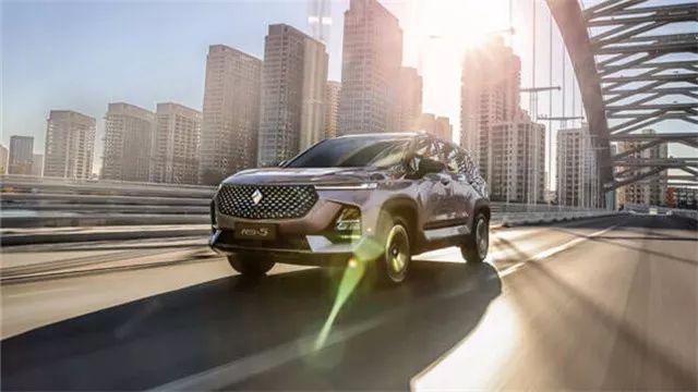 寶駿全新鉆石車標(biāo)發(fā)布，這不就是你們要的高級(jí)感？