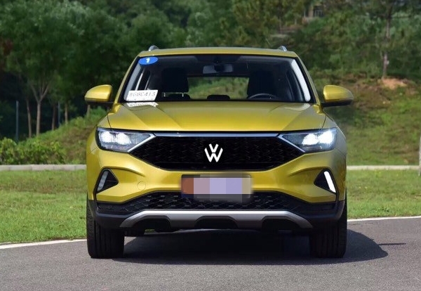 又是一款摳標車？網友改裝捷達VS5車標，車主：這下順眼多了！