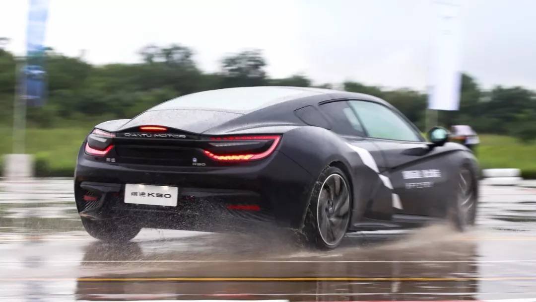 以&ldquo;蜻蜓&rdquo;做車標、純電動超級跑車、這款自主跑車橫空出世了！