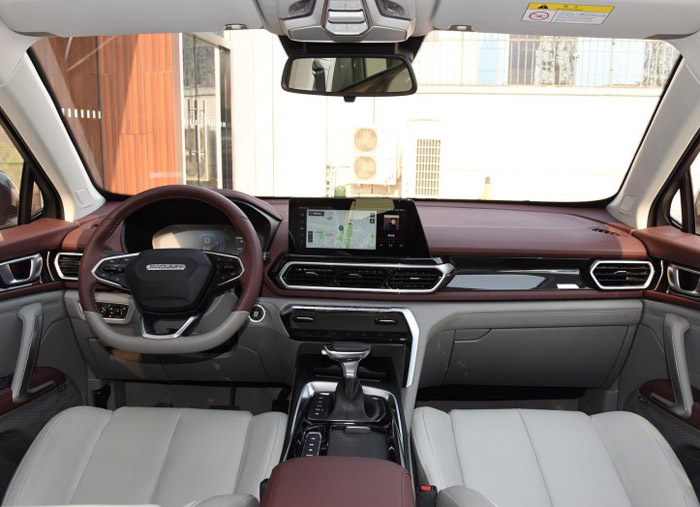 寶駿RS5實車到店，新車標(biāo)確實漂亮，檔次提升確實很明顯