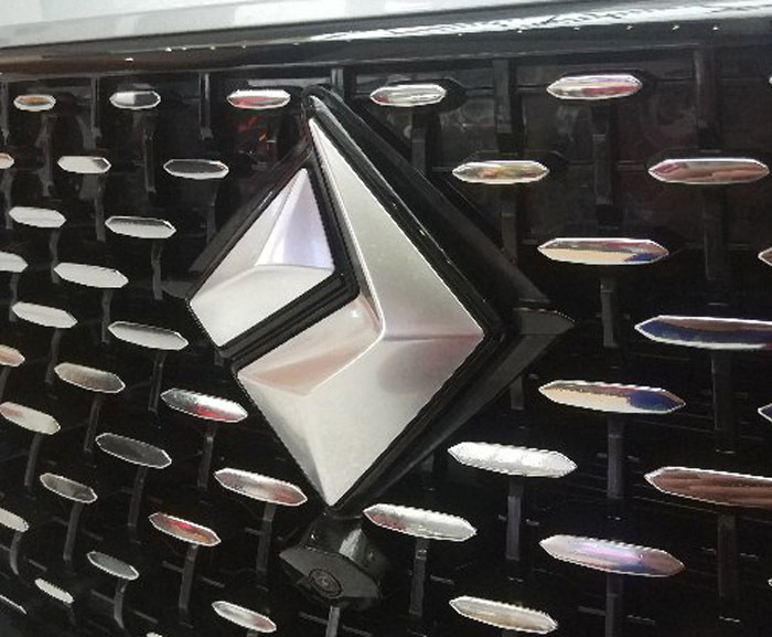 寶駿RS5實車到店，新車標(biāo)確實漂亮，檔次提升確實很明顯