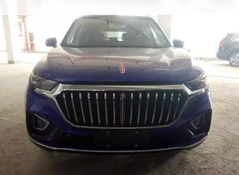 紅旗HS5實車首度曝光，漢字車標，40TD動力，要逆襲了