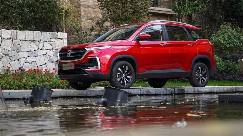 寶駿終于換車標(biāo)了！！！