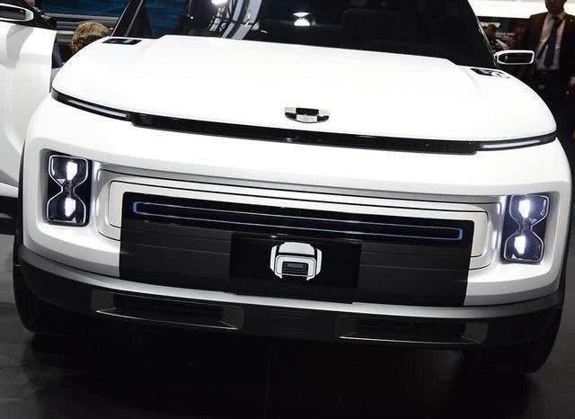 吉利終于換車標了，新車標顏值堪比凱迪拉克，霸氣十足有內涵