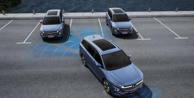 懸浮車頂還帶獨立腿托，五菱又一款神車要來了