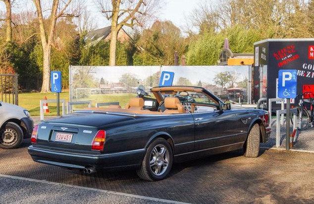 藍標敞篷賓利，車內有7個儀表盤，是車主生日時男友送的