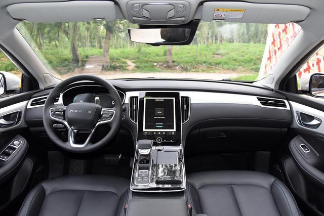 除了換裝R車標還有啥亮點？榮威R ER6值不值得期待