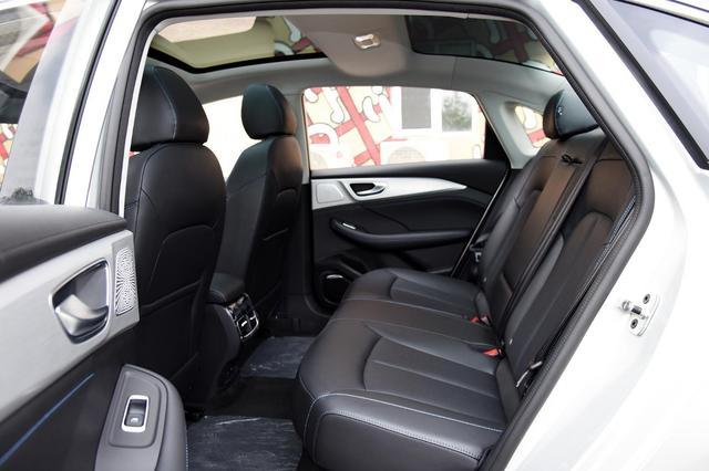 除了換裝R車標還有啥亮點？榮威R ER6值不值得期待