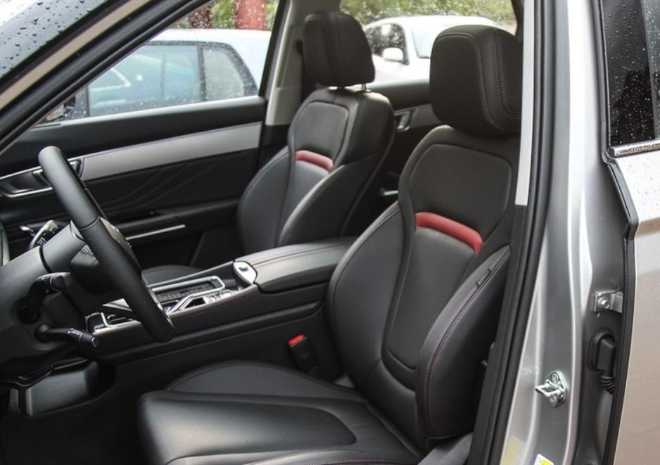 被車標&ldquo;耽誤&rdquo;的中大型SUV，寬近2米，高速也不飄，卻備受冷落