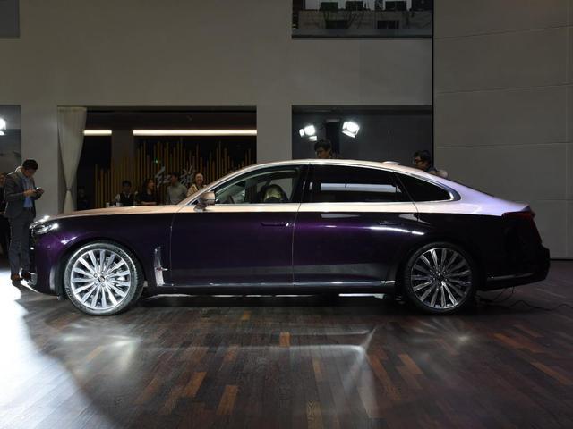 奔馳E、寶馬5系口中奪食？紅旗H9上市，30.98萬起！