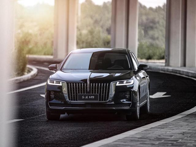 奔馳E、寶馬5系口中奪食？紅旗H9上市，30.98萬起！