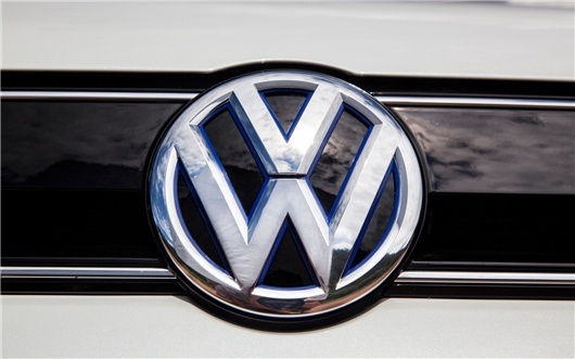 大眾汽車確定要換標了，你還能看到VW嗎？