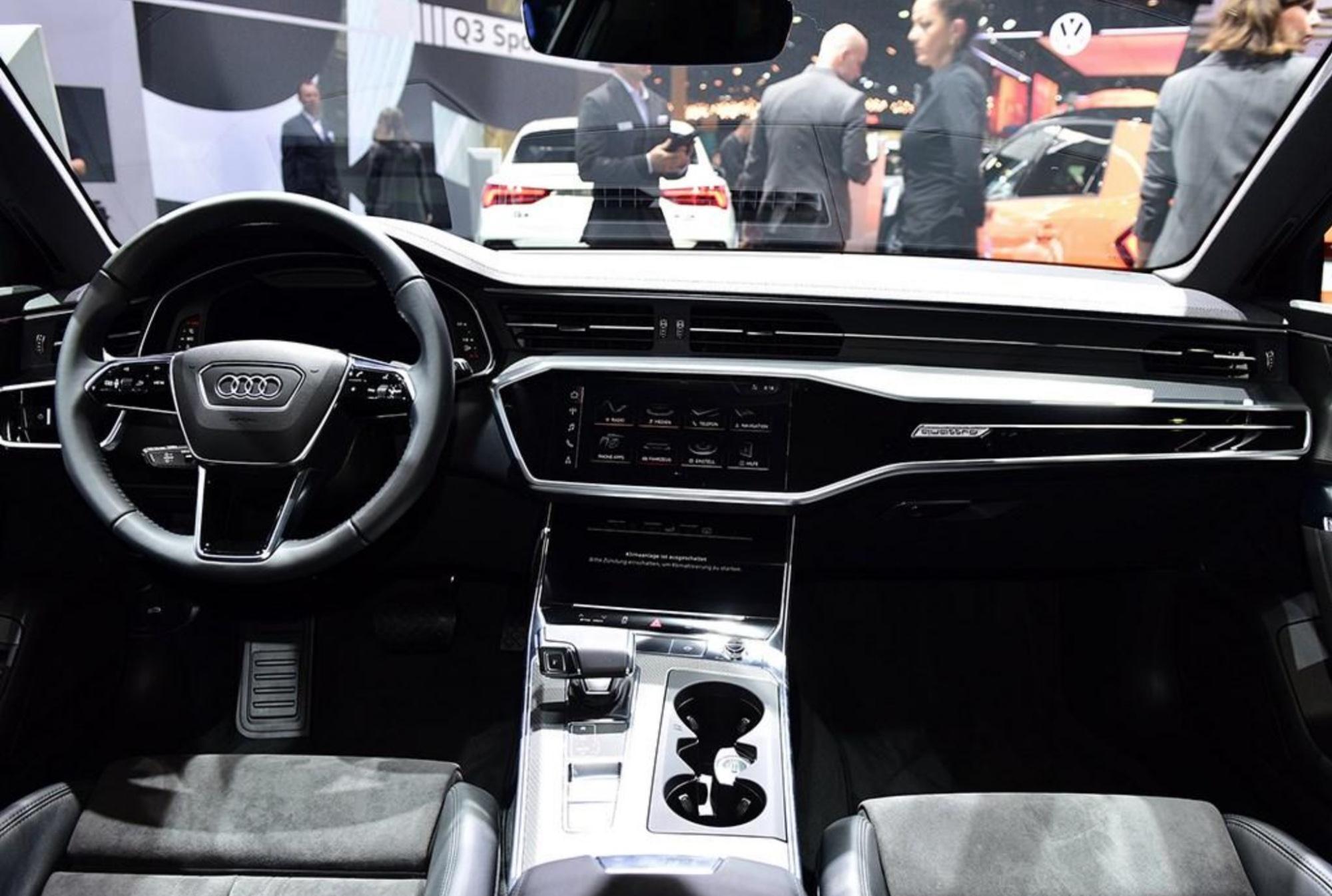 顏值、性能與實(shí)用性兼具，車標(biāo)是國(guó)人較愛，油耗1.9L，55.18萬起