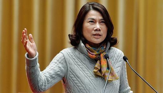 董明珠花30億造的車，車標(biāo)比奧迪還牛，看到價格后網(wǎng)友：我服了