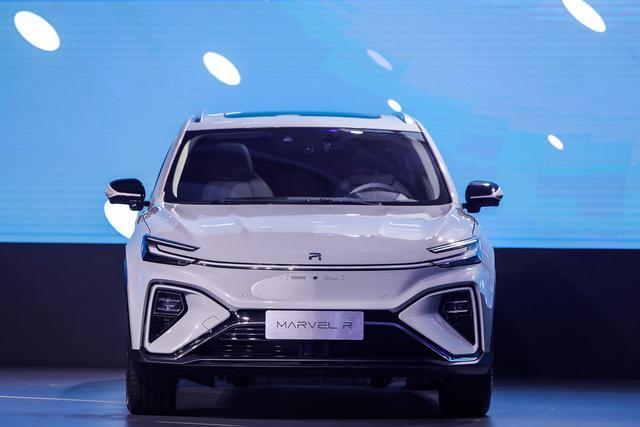 上汽榮威R標首款新車榮威R ER6上市 620km超長續航
