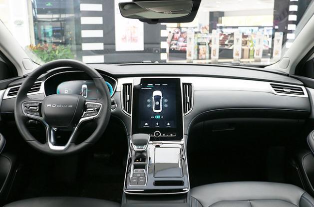 上汽榮威R標首款新車榮威R ER6上市 620km超長續航