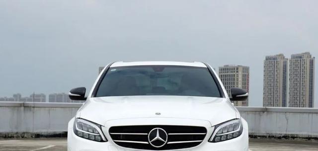僅僅是為了買個(gè)&ldquo;車標(biāo)&rdquo;？詳細(xì)解析寶馬X1和奔馳C級(jí)！